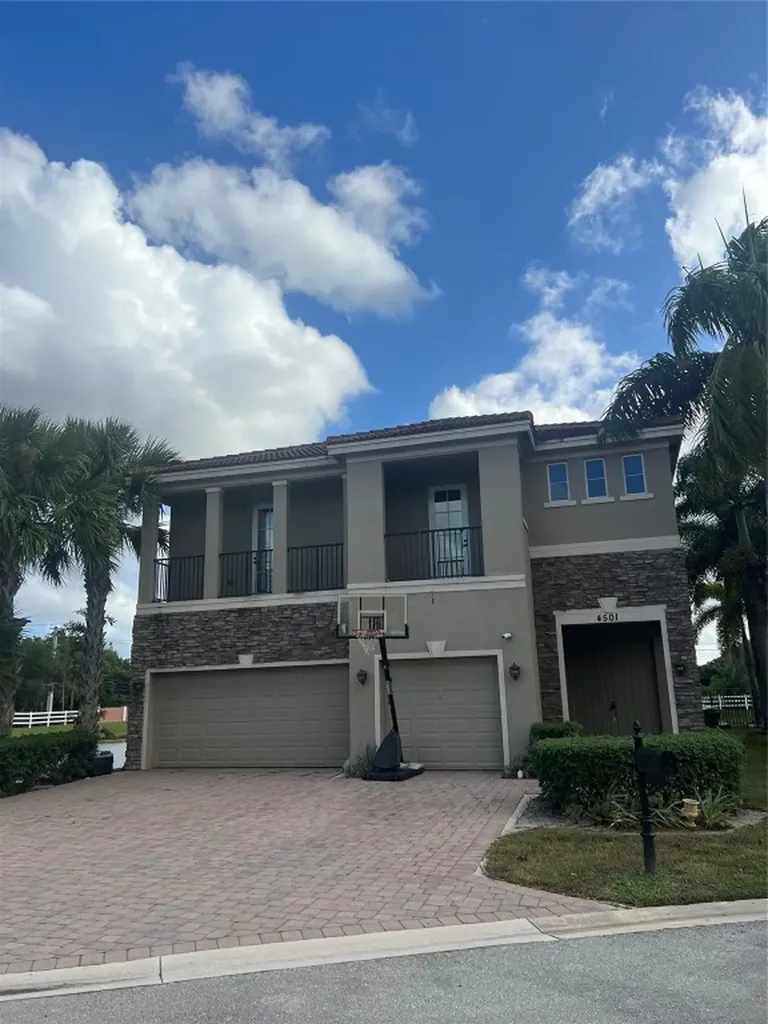 4501 San Mellina Drive Coconut Creek FL 33073