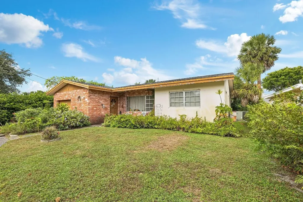 1831 NW 40th Street Oakland Park FL 33309