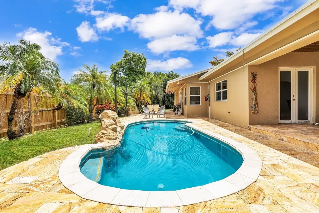 4910 SW 61st Avenue Davie FL 33314