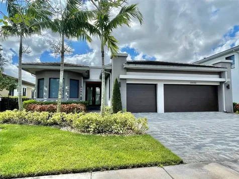 10550 S Lago Vista Circle Parkland FL 33076