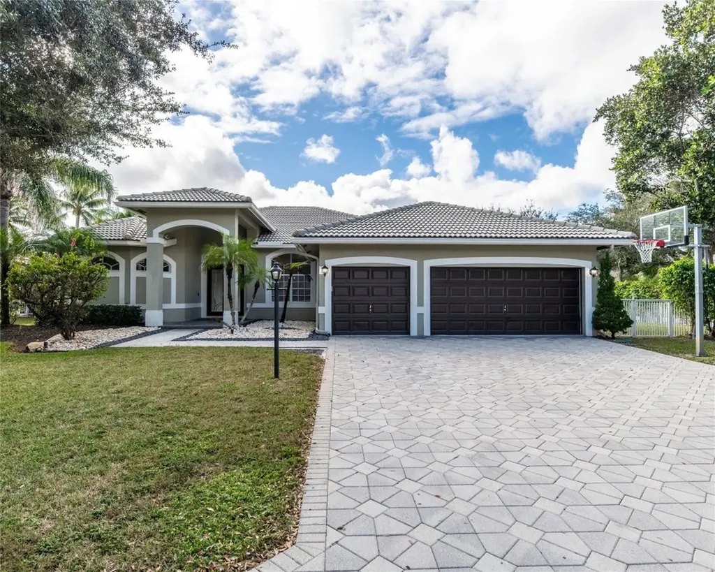 10668 NW 69th Street Parkland FL 33076
