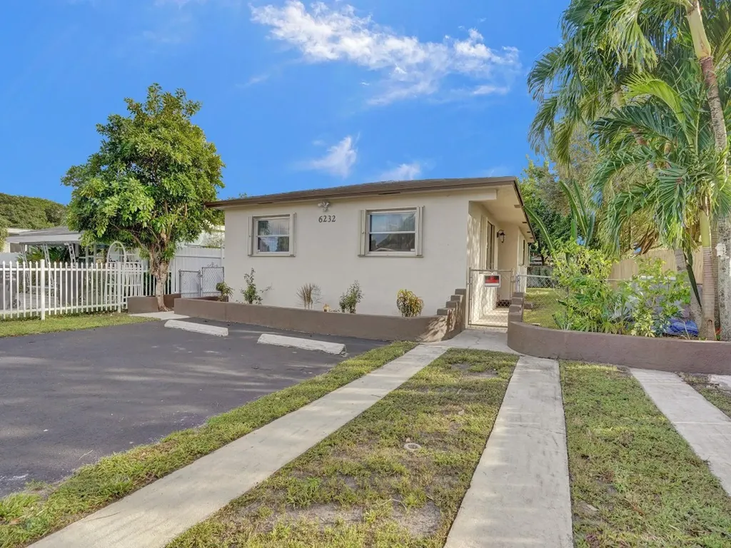 6232 Dawson Street Hollywood FL 33023