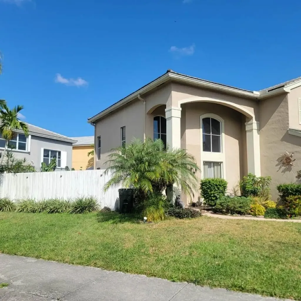 5372 NW 55th Terrace Coconut Creek FL 33073