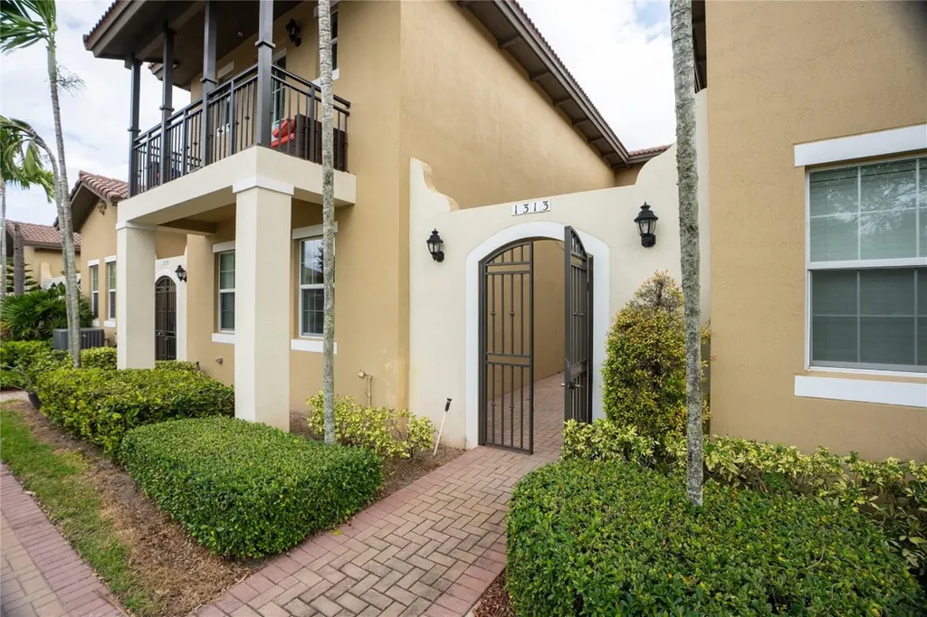1313 SW 147th Terrace Pembroke Pines FL 33027