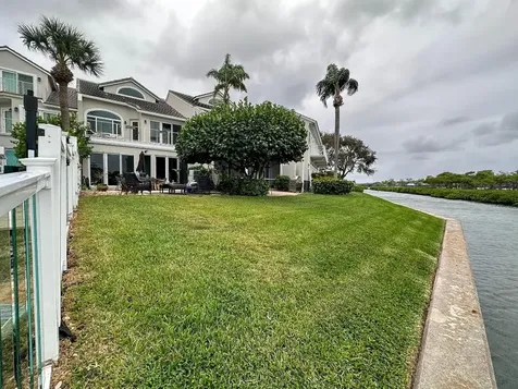 1000 N Us Highway 1 Jupiter FL 33477