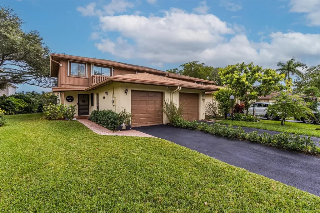 6184 Laurel Lane Tamarac FL 33319