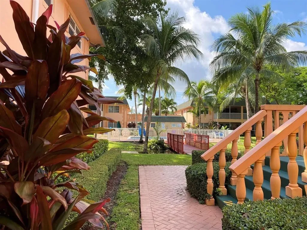 760 SE 2nd Avenue Deerfield Beach FL 33441