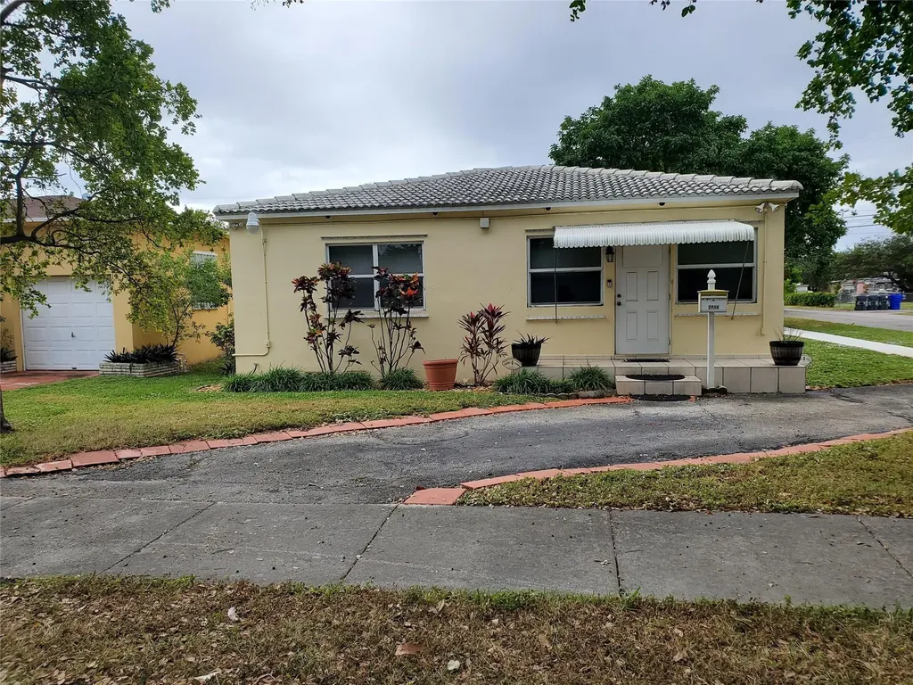 2446 Mckinley Street Hollywood FL 33020