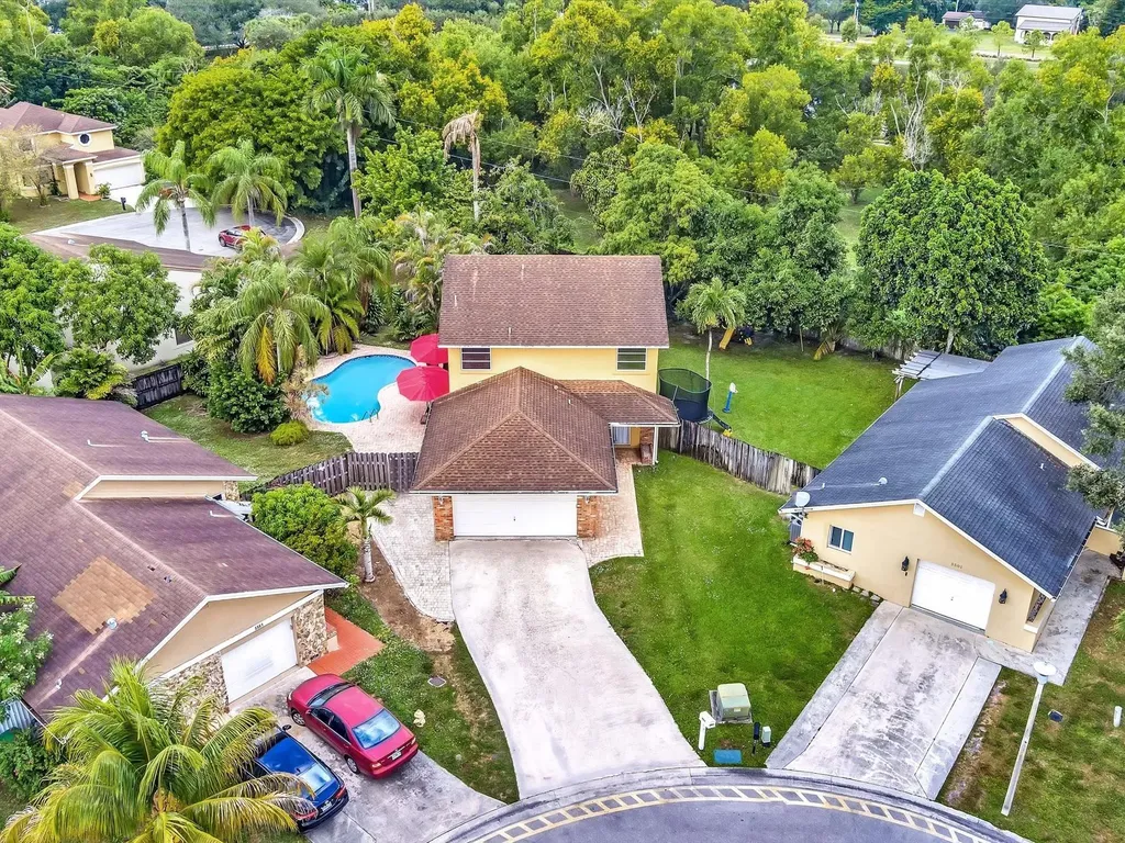 5541 SW 98th Way Cooper City FL 33328