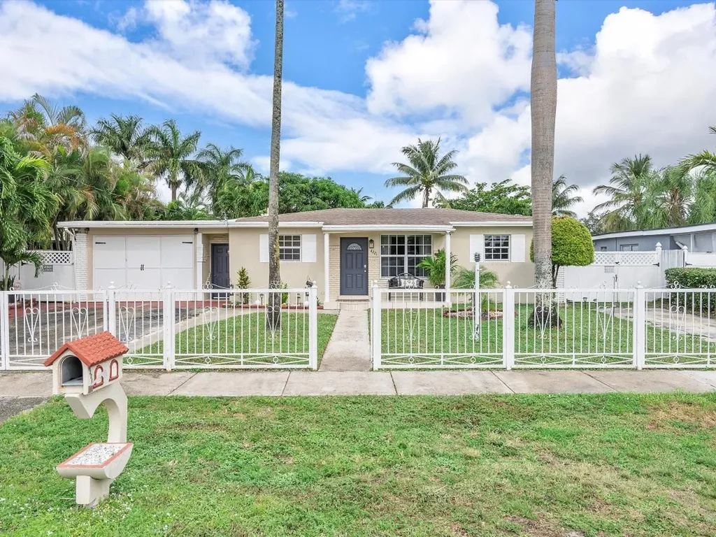 4221 SW 31st Drive West Park FL 33023