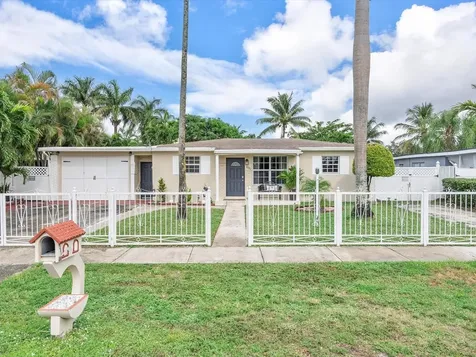 4221 SW 31st Drive West Park FL 33023