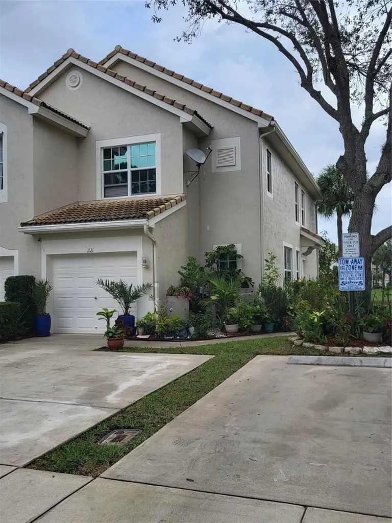 1121 Woodfield Court Greenacres FL 33415