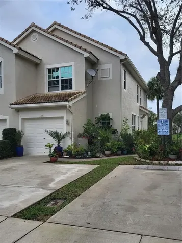 1121 Woodfield Court Greenacres FL 33415