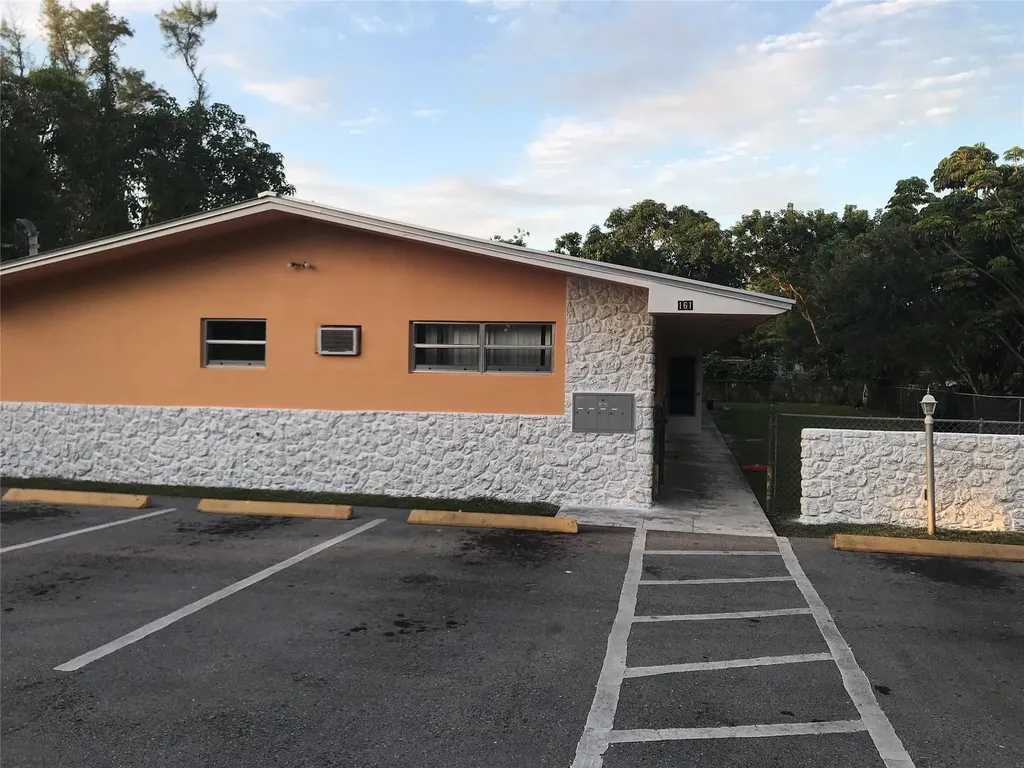 161 NW 164th Street Miami FL 33169