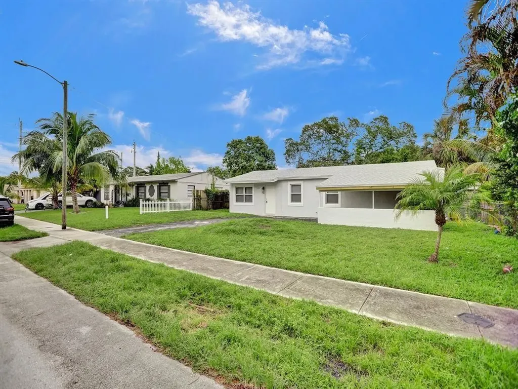 1520 SW 67th Avenue North Lauderdale FL 33068