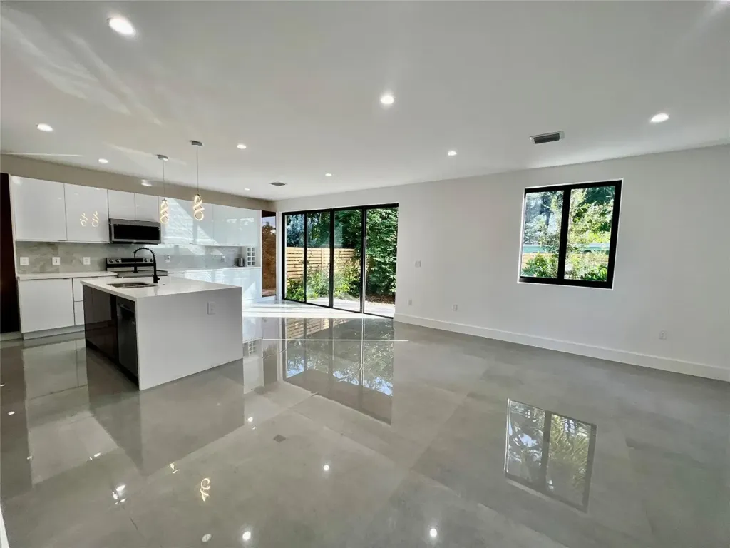 1292 NE 35th Street Oakland Park FL 33334