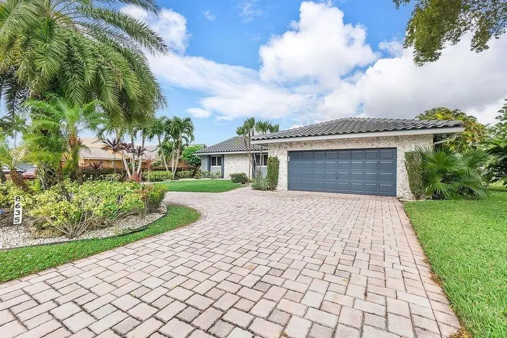 8635 Banyan Court Tamarac FL 33321