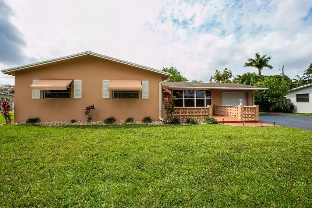 4973 SW 90th Way Cooper City FL 33328