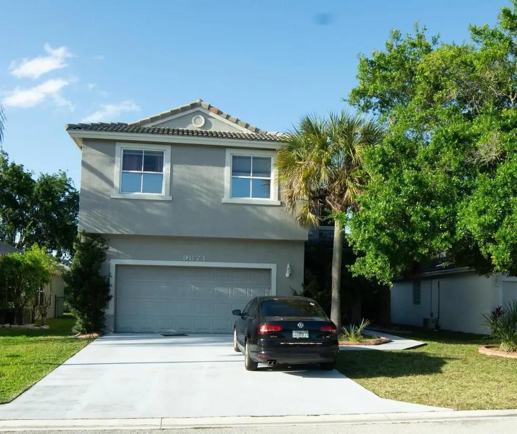 9871 S Grand Duke Circle Tamarac FL 33321