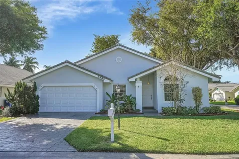 5480 Pine Court Coral Springs FL 33067