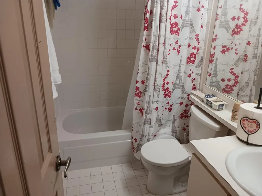 471 NE 210th Circle Terrace North Miami Beach FL 33179