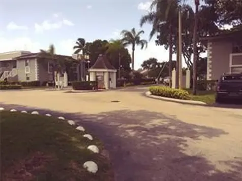 471 NE 210th Circle Terrace North Miami Beach FL 33179