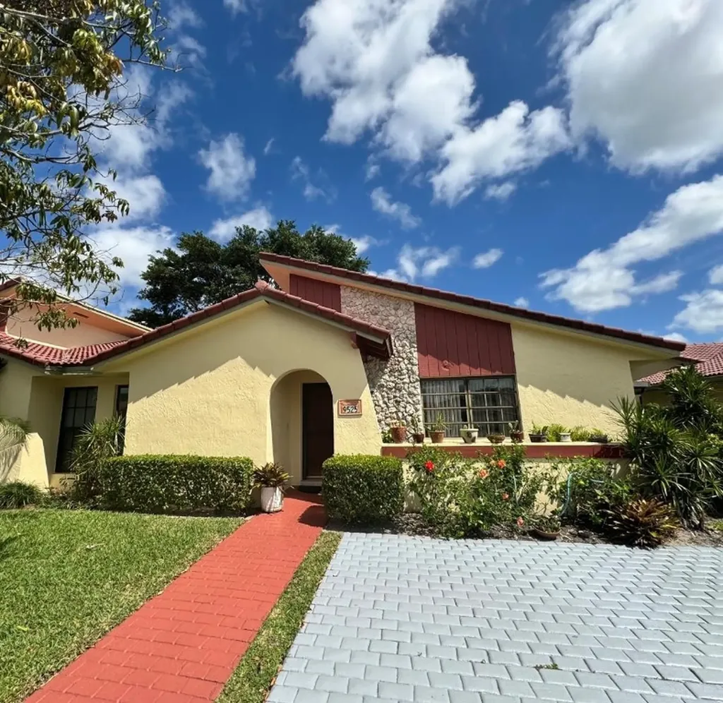 9525 Toledo Lane Davie FL 33324