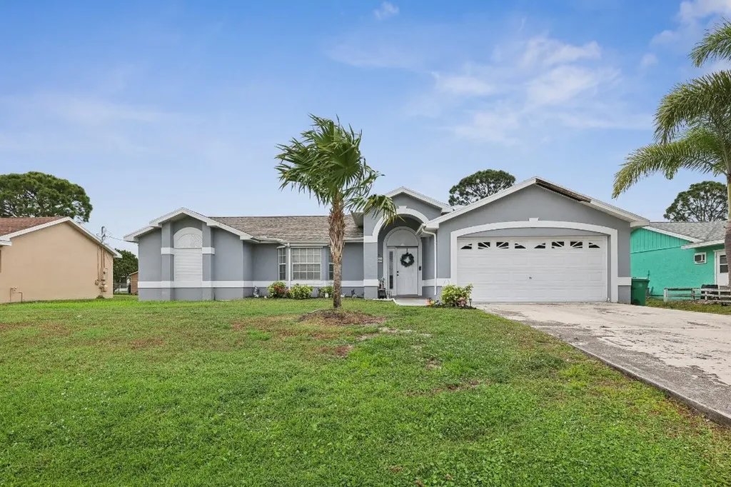465 SW Eyerly Avenue Port St Lucie FL 34983