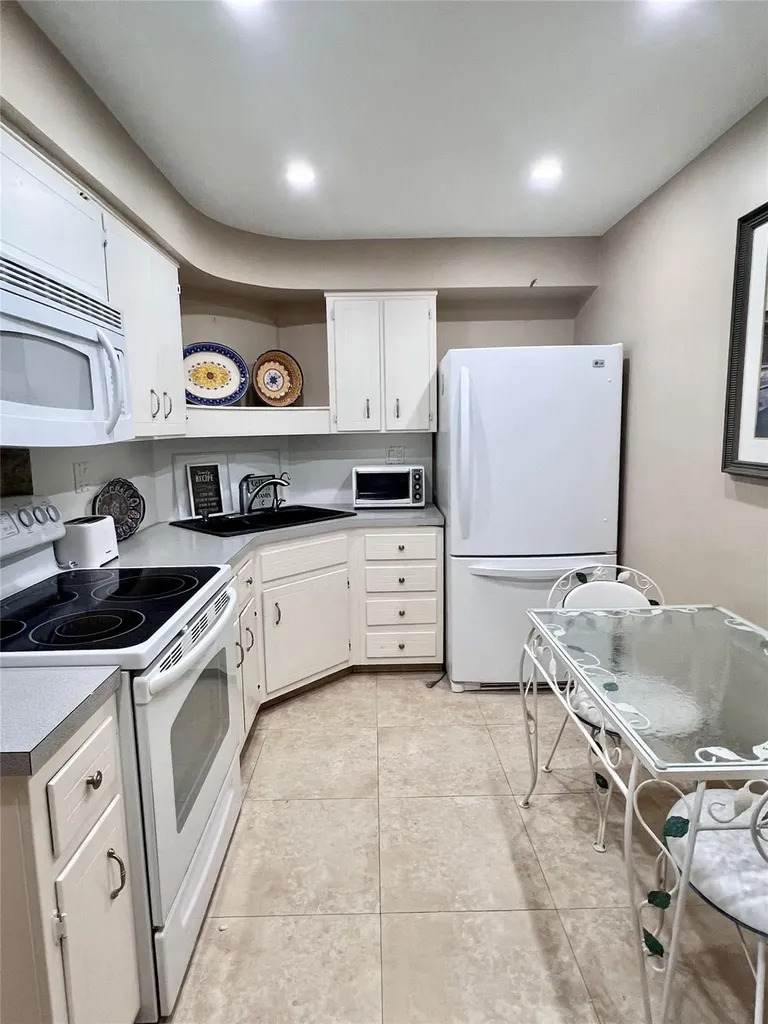 3300 NE 36th Street Fort Lauderdale FL 33308
