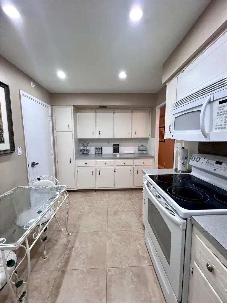 3300 NE 36th Street Fort Lauderdale FL 33308