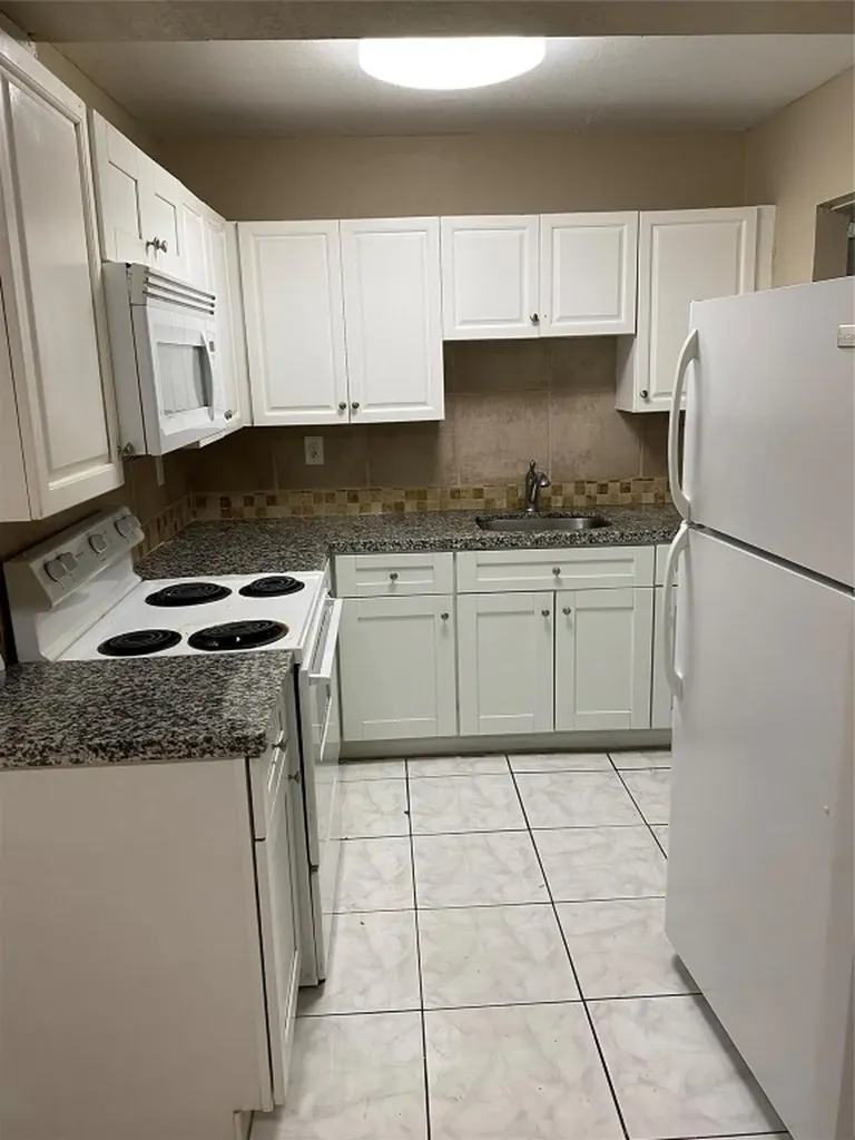 5709 NW 27th Court Fort Lauderdale FL 33313