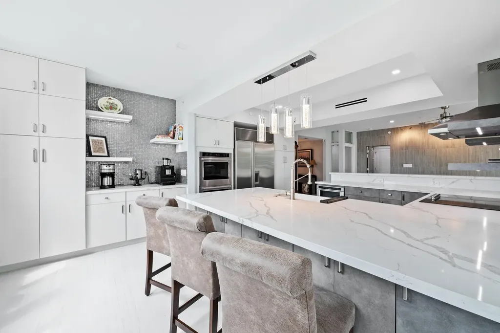400 Hendricks Isle Fort Lauderdale FL 33301