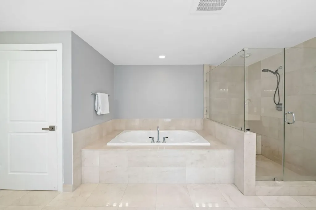 400 Hendricks Isle Fort Lauderdale FL 33301