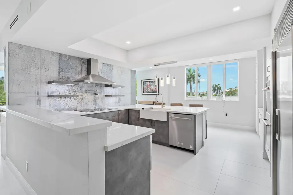 400 Hendricks Isle Fort Lauderdale FL 33301