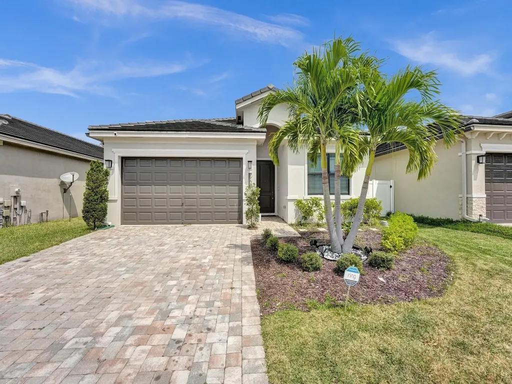 7461 Moonrise Drive Lake Worth FL 33467