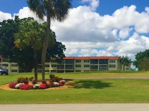 9420 S Hollybrook Lake Drive Pembroke Pines FL 33025