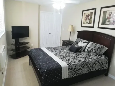 9420 S Hollybrook Lake Drive Pembroke Pines FL 33025