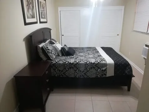 9420 S Hollybrook Lake Drive Pembroke Pines FL 33025