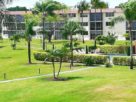 9420 S Hollybrook Lake Drive Pembroke Pines FL 33025