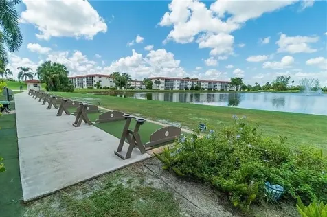 9420 S Hollybrook Lake Drive Pembroke Pines FL 33025
