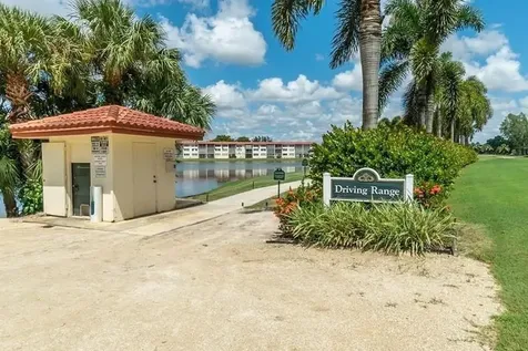9420 S Hollybrook Lake Drive Pembroke Pines FL 33025