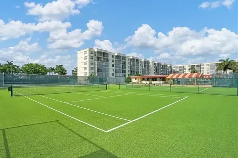 9420 S Hollybrook Lake Drive Pembroke Pines FL 33025