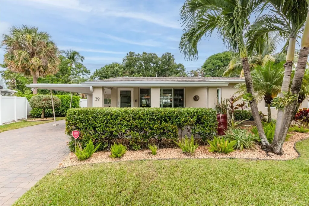 39 NE 26th Court Wilton Manors FL 33334