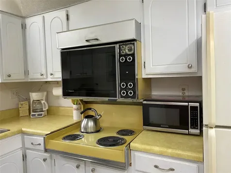 811 S Hollybrook Drive Pembroke Pines FL 33025