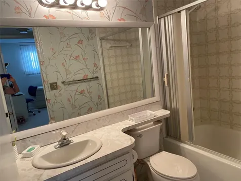 811 S Hollybrook Drive Pembroke Pines FL 33025