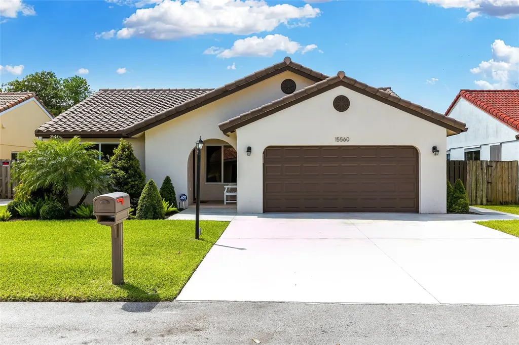 15560 Derby Court Davie FL 33331