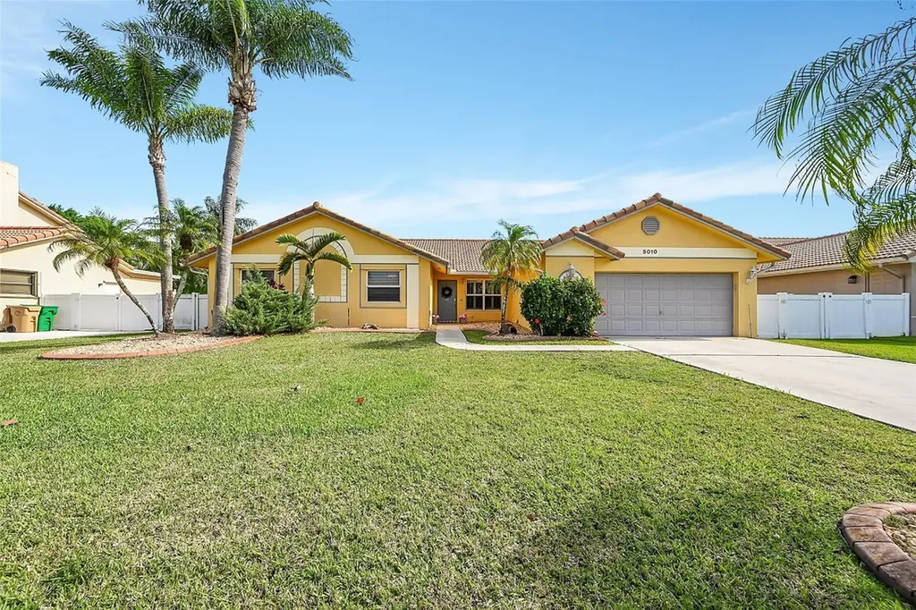 5010 King Arthur Avenue Davie FL 33331
