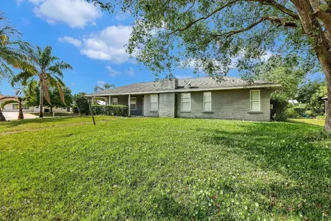 301 SE Crosspoint Drive Port St Lucie FL 34983