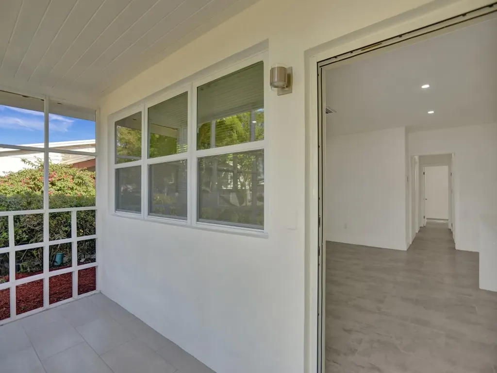 1620 NW 179th Terrace Miami FL 33169