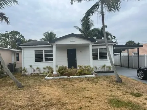 923 S D Street Lake Worth Beach FL 33460